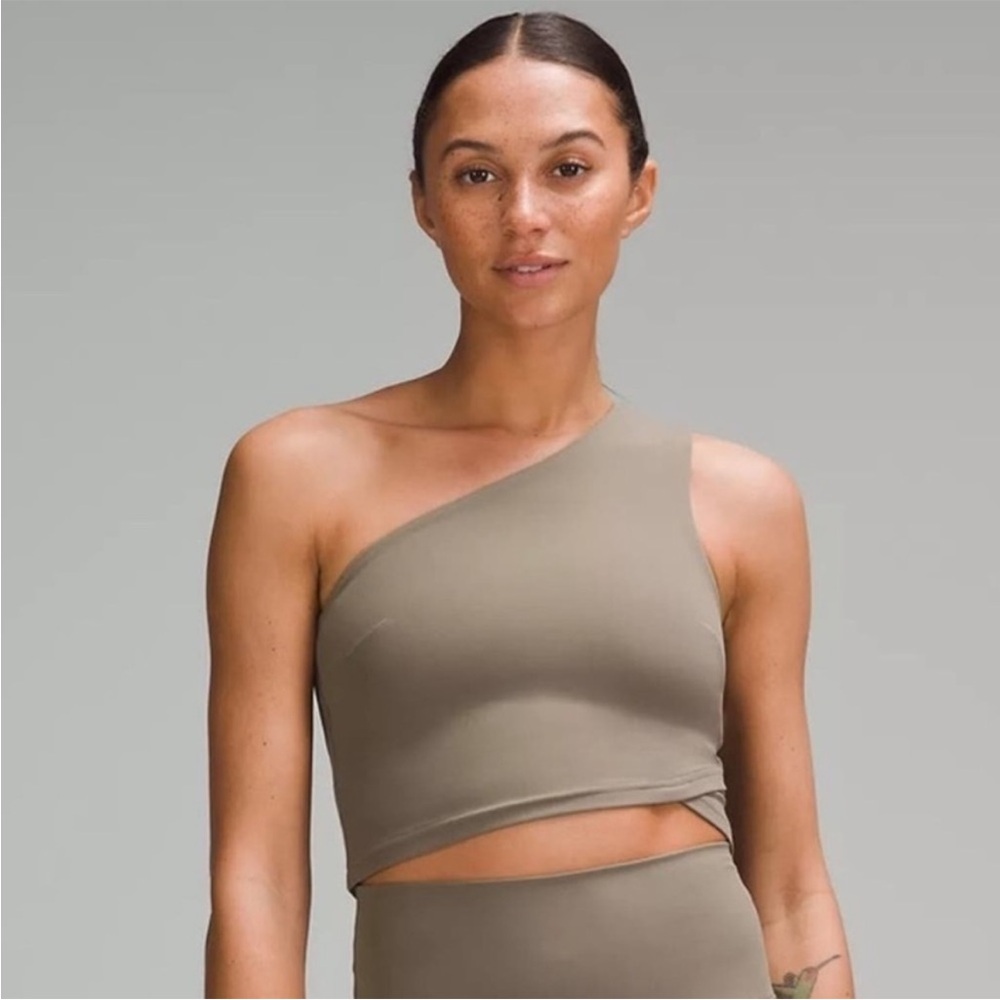 NWOT Lulu Align Asymmetrical Tank Top (Size 4)